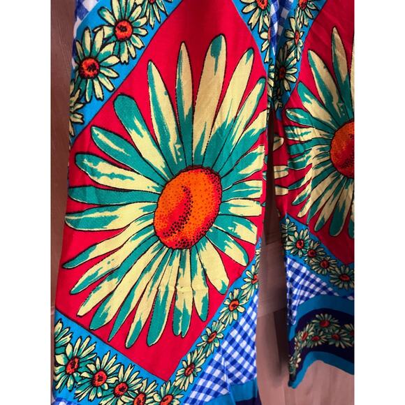 Vintage 1960’s flare flower pants size small with blue checkers - Picture 6 of 12